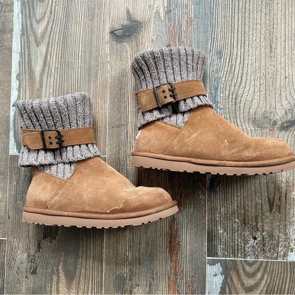 UGG Cambridge Cable Knit Fold Over - Picture 8 of 12